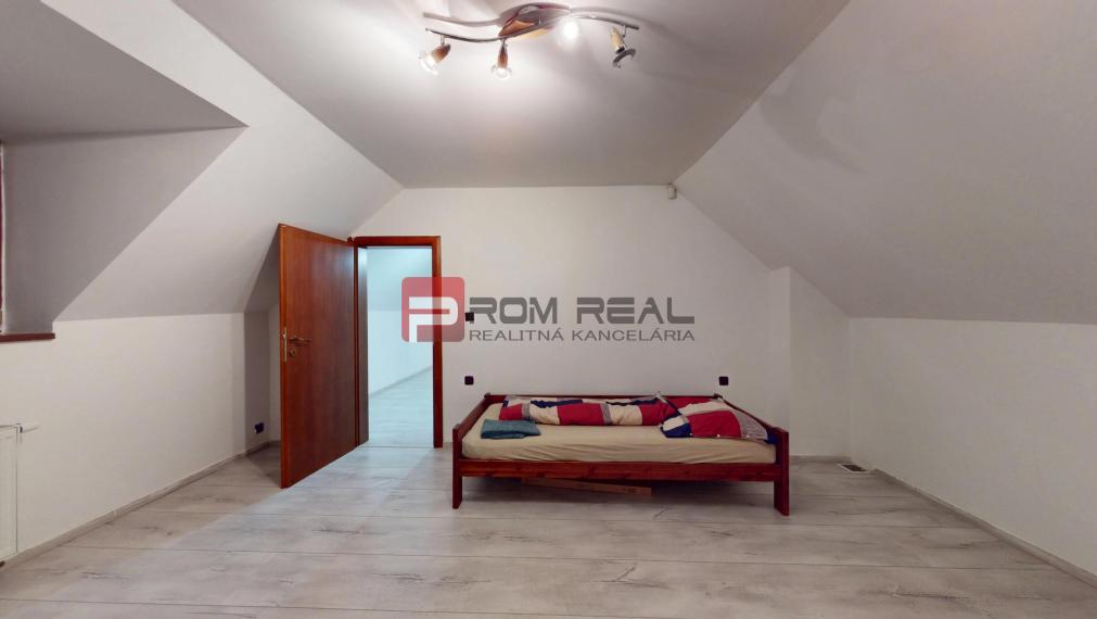 🏡3D OBHLIADKA -  Priestor, krb a pokojná atmosféra: 5-izbový dome v srdci Modry!