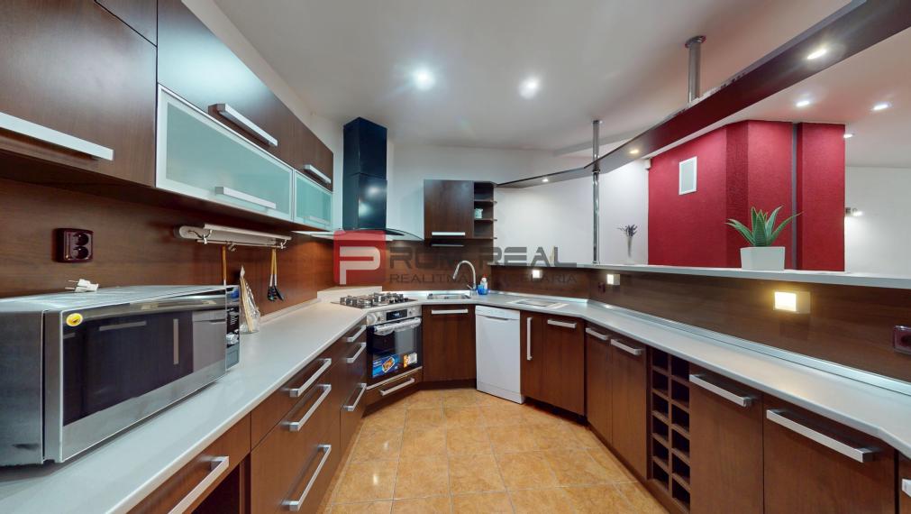🏡3D OBHLIADKA -  Priestor, krb a pokojná atmosféra: 5-izbový dome v srdci Modry!