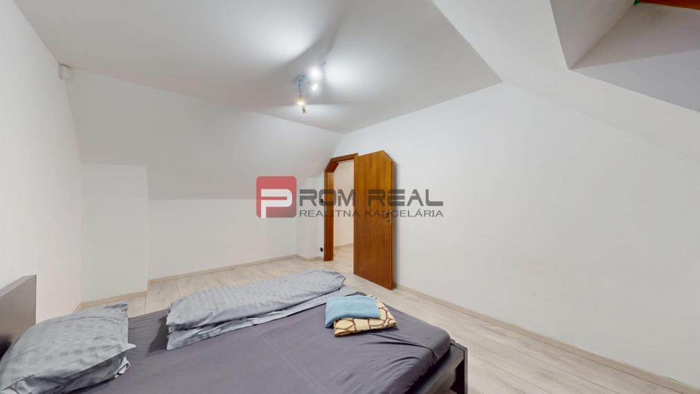 🏡3D OBHLIADKA -  Priestor, krb a pokojná atmosféra: 5-izbový dome v srdci Modry!