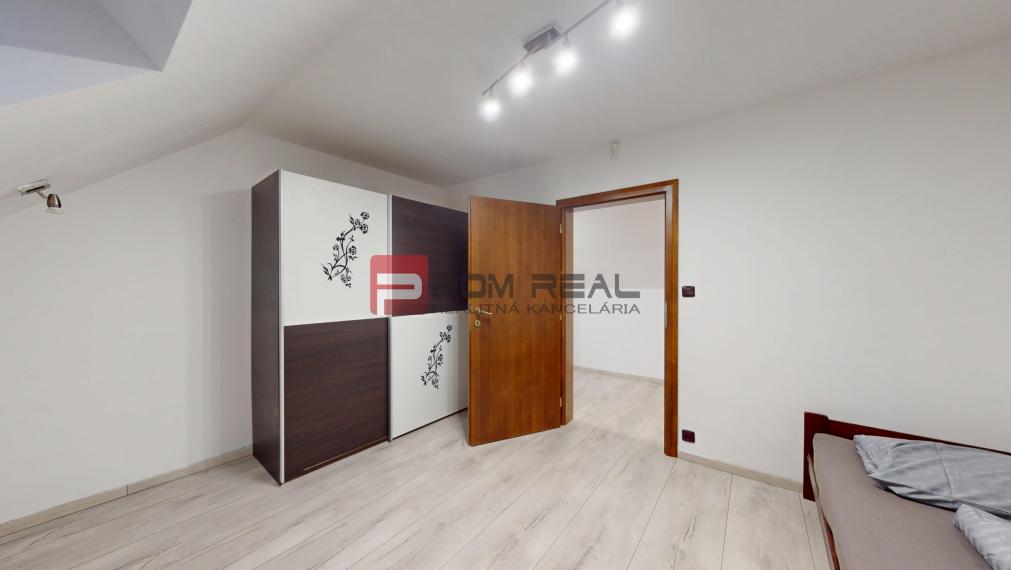 🏡3D OBHLIADKA -  Priestor, krb a pokojná atmosféra: 5-izbový dome v srdci Modry!