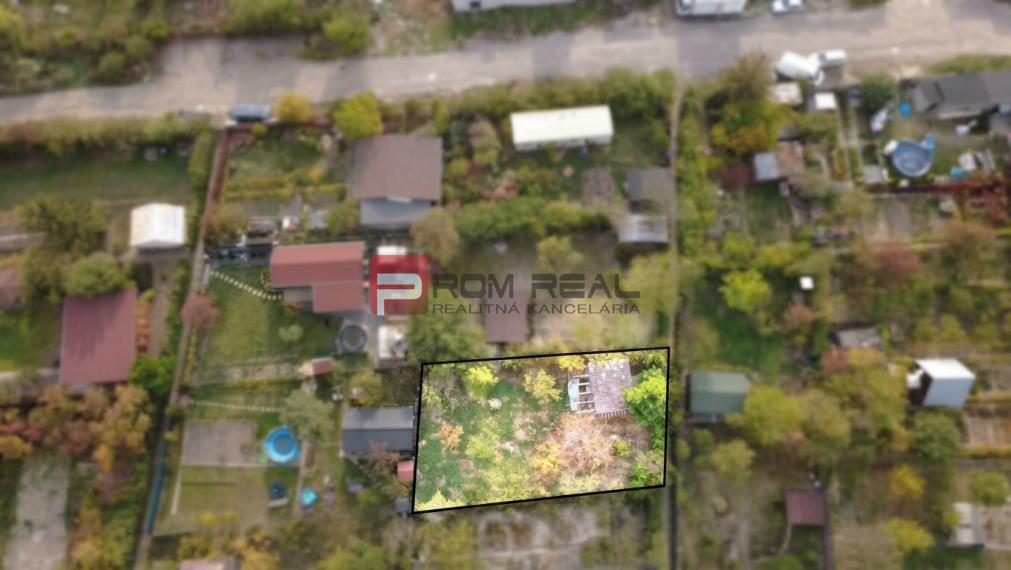 Na predaj: Slnečná záhrada 387 m² s chatkou – Bratislava, Rača (Žabí majer)