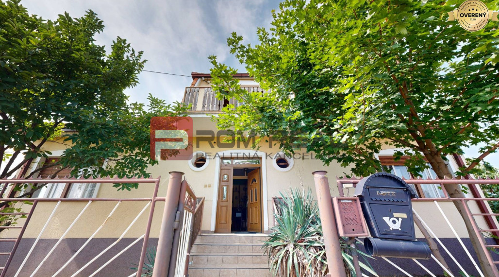REZERVOVANÉ Na PREDAJ rodinný dom v širšom centre mesta Pezinok