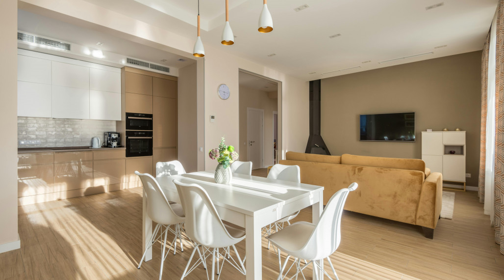 Hľadám 2 izbový byt na prenájom v Pezinku