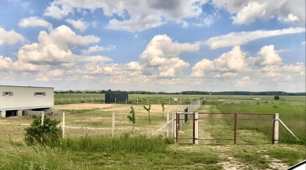 Predaj pozemku - smer Rusovce, Rajka