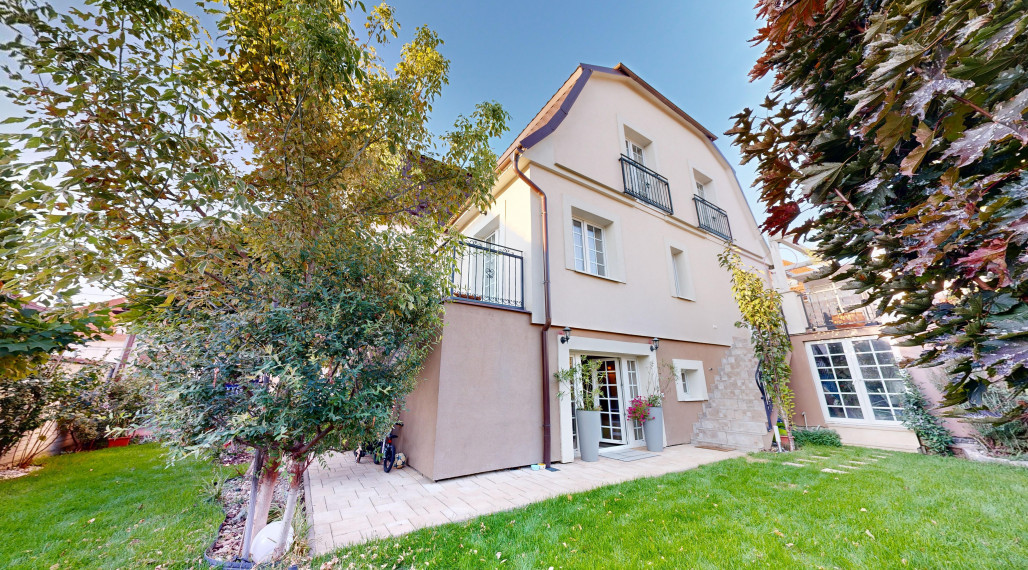 8 izbový rodinný dom PEZINOK