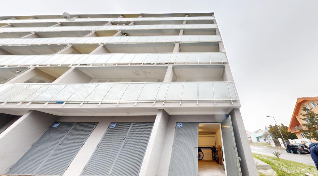 PREDANÉ Predaj garáže v bytovom dome