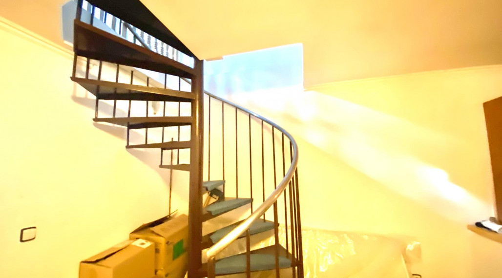 Priestranný 2-izbový mezonet na prenájom - Svätý Jur