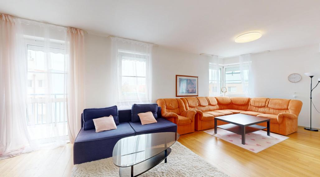 Ponúkame na PRENÁJOM veľkometrážny 3 izbový byt s parkovacím miestom