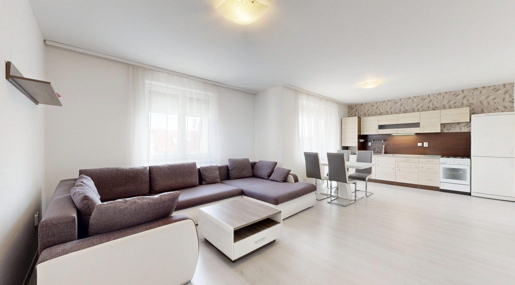 PREDAJ 4 izbový byt 2 balkóny