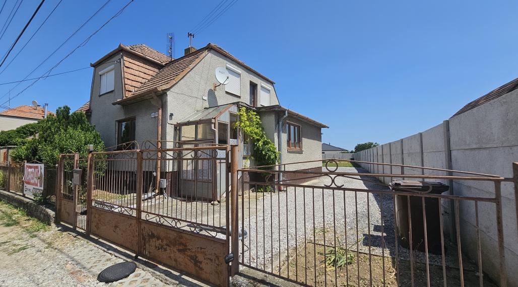 Na predaj rodinný dom s pivnicou a pekným pozemkom