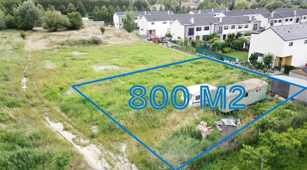 Rovinatý pozemok 800 m2 za dobrú cenu Marianka
