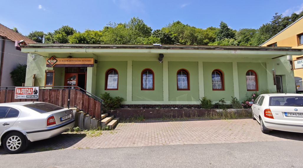 Na predaj: Budova bývalého hostinca a reštaurácie v Svätom Jure – Ulica Podhradie