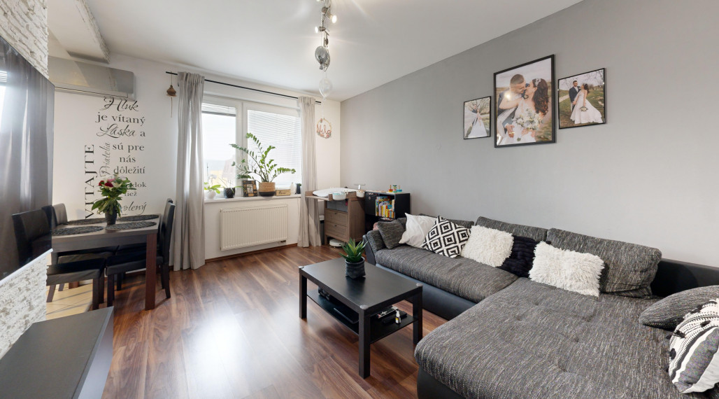 Na PRENÁJOM 2 izbový byt s balkónom na sídlisku Muškát Pezinok