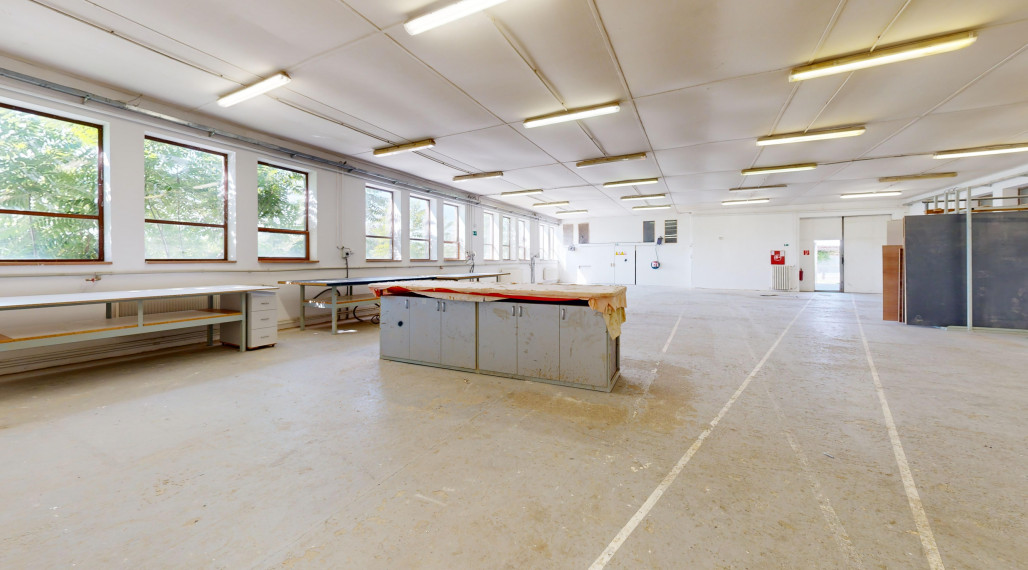 Na prenájom výrobný / administratívny objekt Pezinok