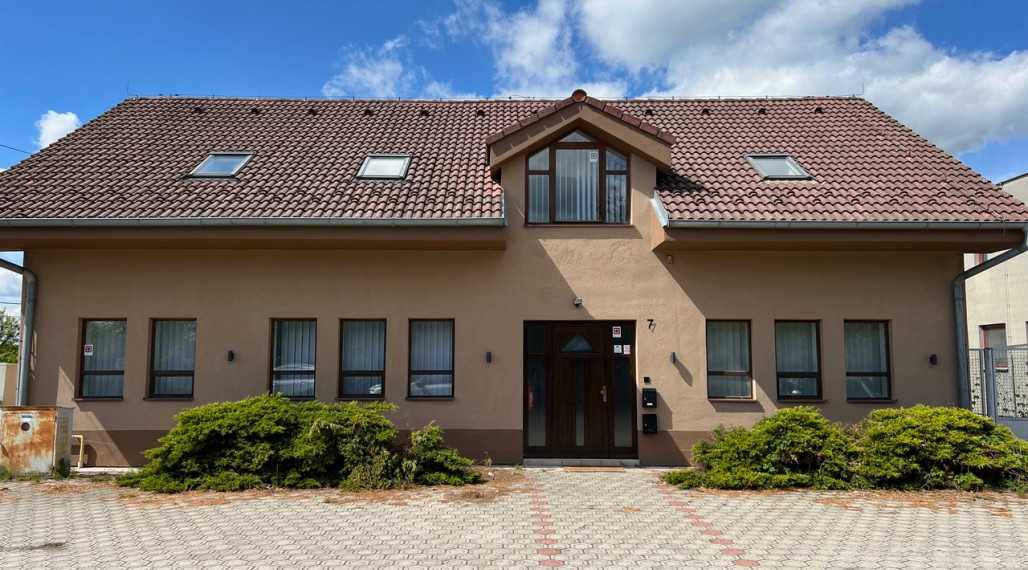 Na prenájom výrobný / administratívny objekt Pezinok Grinava