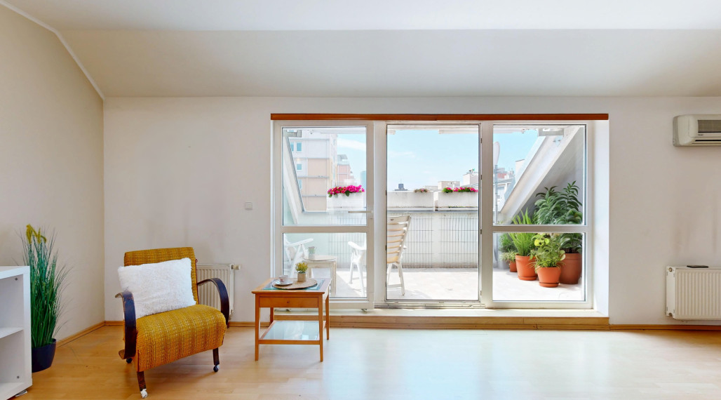 NA PRENÁJOM veľkometrážny 3-izbový byt s výmerou vyše 175m2 + terasa