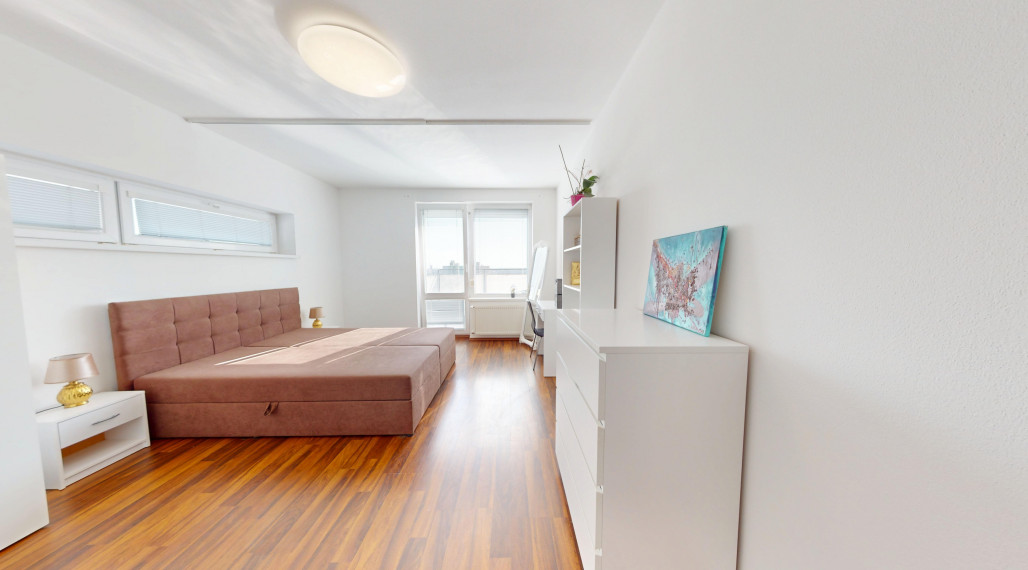 Svetlý 2i byt s dvomi balkónmi a parkovaním P. Biskupice