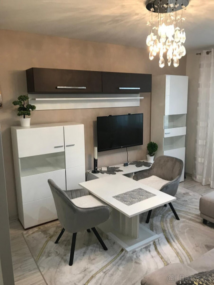 PRENÁJOM, 1i Byt,  Svätoplukova ulica, Pezinok