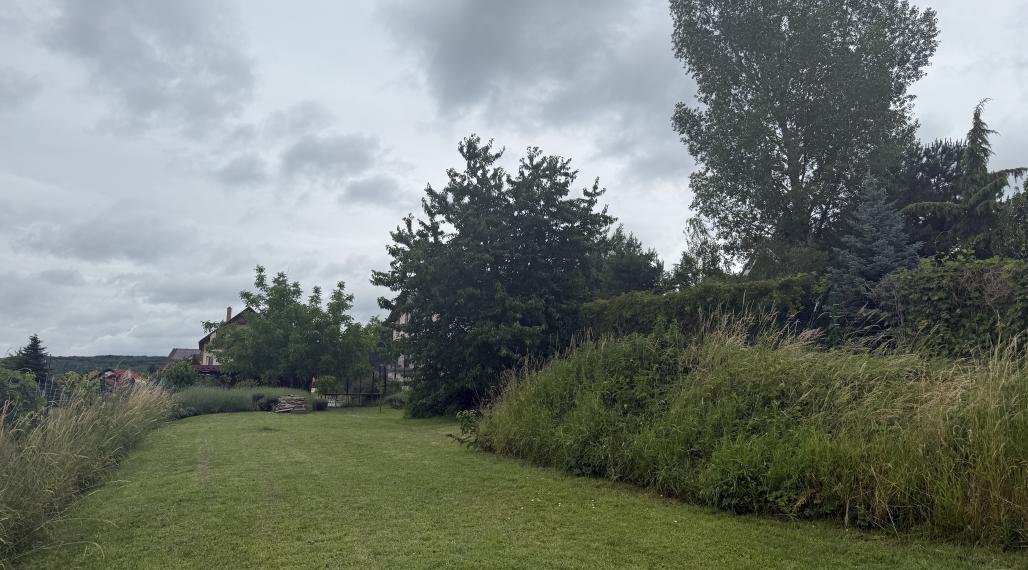 Nádherný pozemok 632 m2 s výhľadom na Alpy Marianka