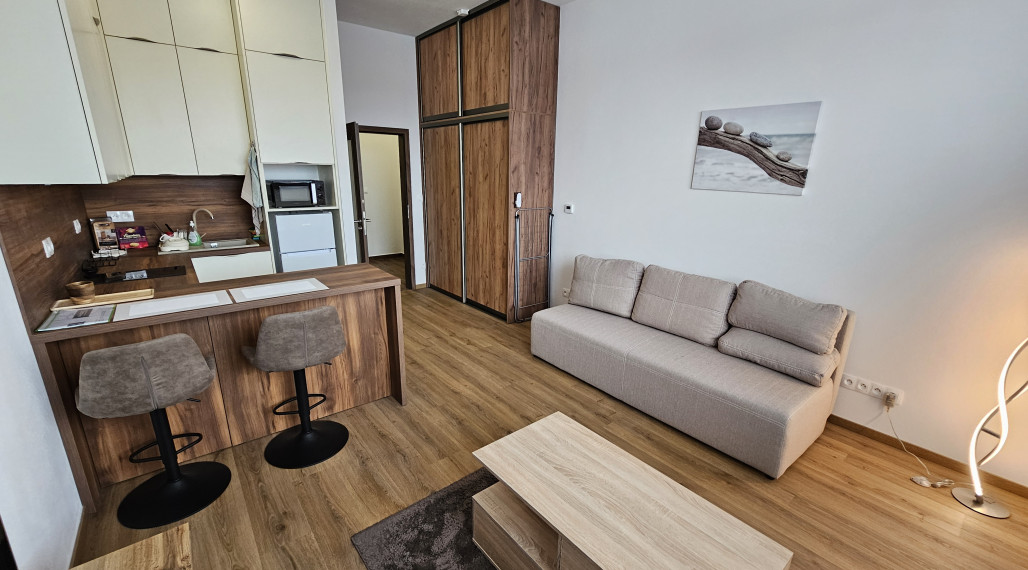 Na prenájom pekný svetlý zariadený byt Ivanka pri Dunaji