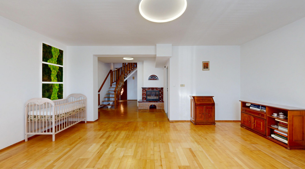 Na PREDAJ 5 izbový rodinný dom s bazénom Pezinok - Limbach