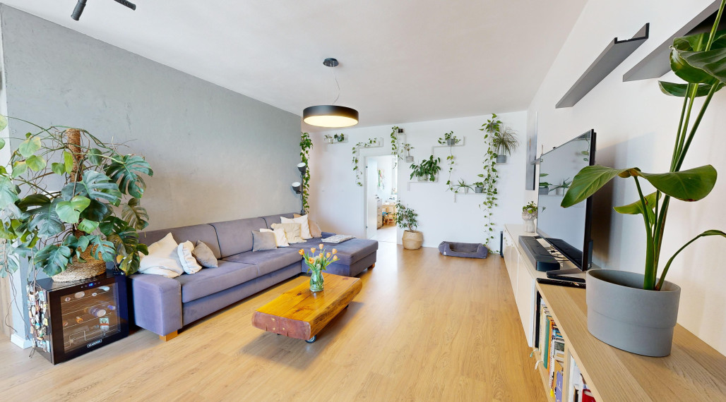 Na PREDAJ priestranný 3 izbový byt vo vyhľadávanej lokalite - Pezinok