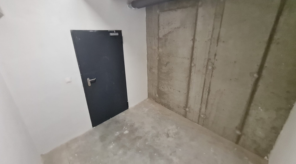 Na prenájom sklad prístupný z garáže autom Ivanka pri Dunaji