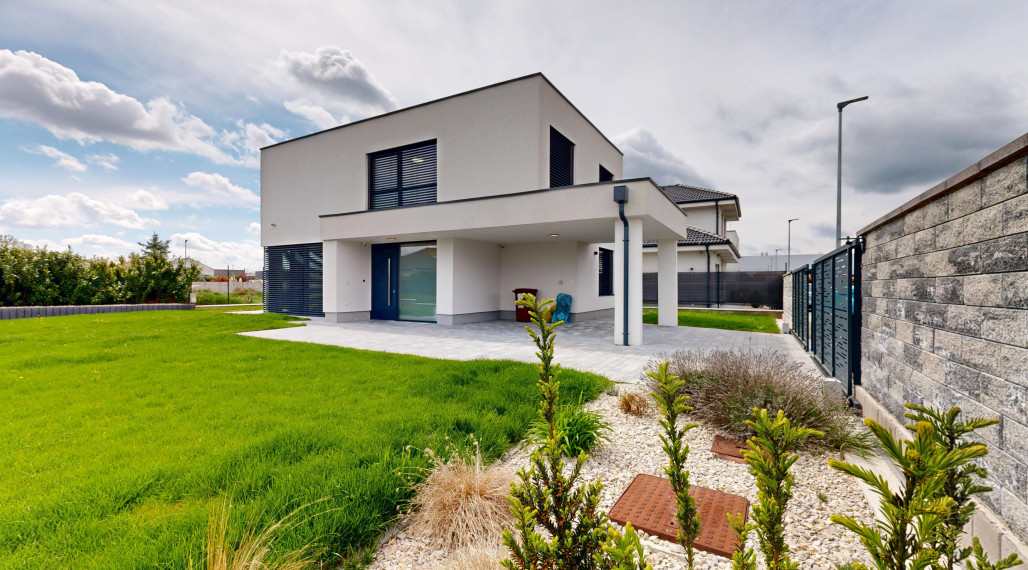 PRENÁJOM moderná novostavba RD 5 izieb Ruženínová BA