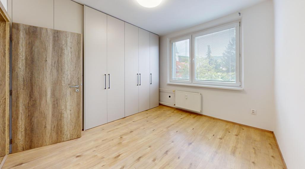 Na prenájom 3 izbový byt s veľkou loggiou Bratislava Rača
