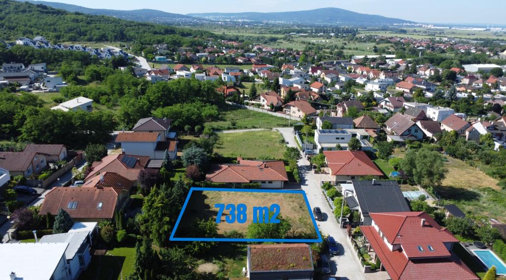 PREDAJ Najkrajší pozemok v Stupave Révová ulica 738 m2