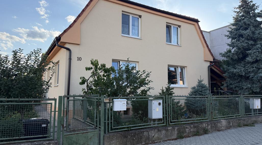PRENÁJOM Veľkometrážny 3+1KK byt 120 m2 Svätý Jur