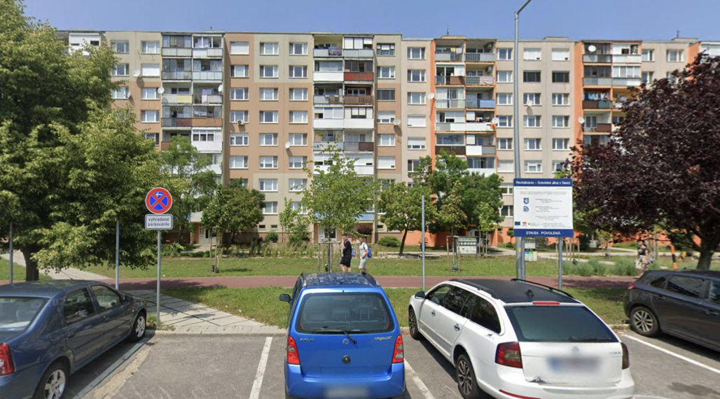 PRIPRAVUJEME - priestranný 3-izbový byt v Senci s lodžiou a klimatizáciou