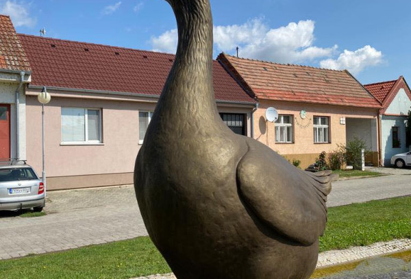 PRENÁJOM skladového priestoru 100m2 Slovenský Grob okres Pezinok