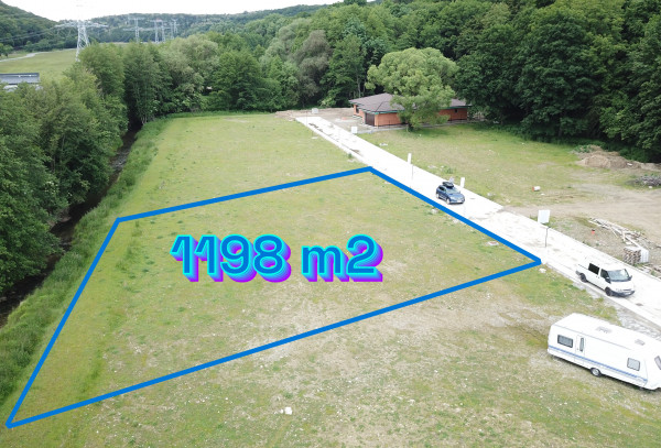 Pozemok pre okamžitú výstavbu Borinka 1198 m2 siete + cesta