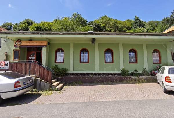 Na predaj: Budova bývalého hostinca a reštaurácie v Svätom Jure – Ulica Podhradie