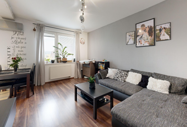 Na PRENÁJOM 2 izbový byt s balkónom na sídlisku Muškát Pezinok