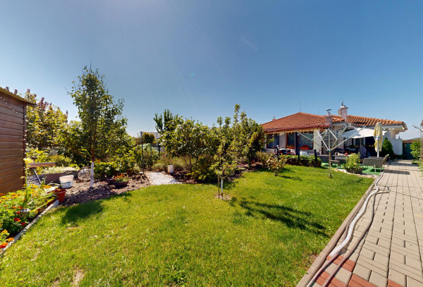 PREDAJ 4 izbový bungalov Slovenský grob - Malý raj
