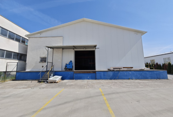 PRENÁJOM ZATEPLENEJ SKLADOVEJ HALY 548 m2, Modra