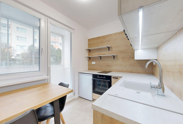 Kompletne zrekonštruovaný byt s balkónom