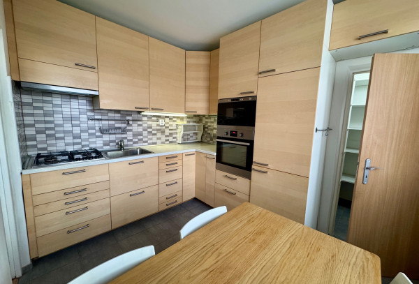 Exkluzivne Prenájom 2 izbový byt Segnerová ulica Dúbravka