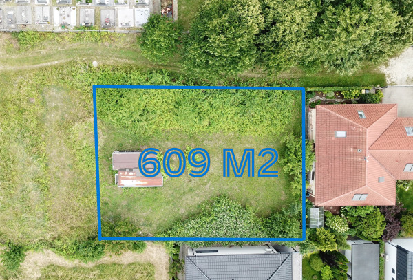 Rovinatý ideálny stavebný pozemok 848 m2 Marianka