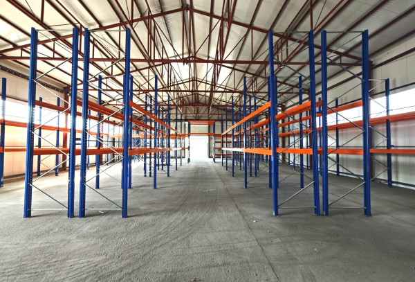 Funkčný sklad a prevádzka pre rastúcu firmu – Šúrska, Modra