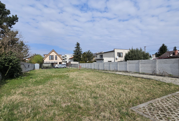 Na predaj pozemok centrum Ivanka pri Dunaji