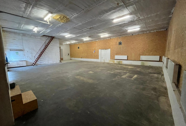 Prenájom skladového priestoru PB3, 1.27 | vykurovaný sklad s vlastnou bránou | AMEX PARK