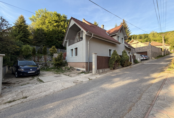 Na predaj viacgeneračný rodinný dom v obci Borinka