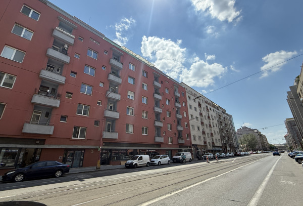 PREDAJ 4-izbový byt s 2 balkónmi Staré Mesto - Krížna 95m2