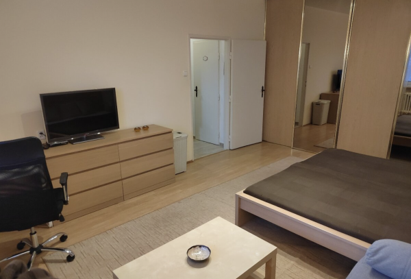🏡 Prenájom priestranného 1-izb. bytu pri NTC – Nové Mesto