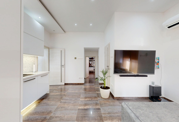 6i DVOJGENERAČNÝ DOM PO REKONŠTRUKCII S VEĽKÝM POZEMKOM A SMARTHOME – ŇÁRAD