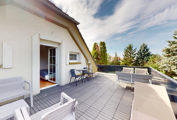 3D OBHLIADKA -  Veľký 2-izbový podkrovný byt s rozlohou 62 m2 + terasa –Alžbetin dvor